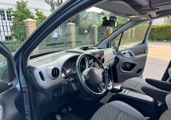 Peugeot Partner cena 26500 przebieg: 232000, rok produkcji 2011 z Warszawa małe 172